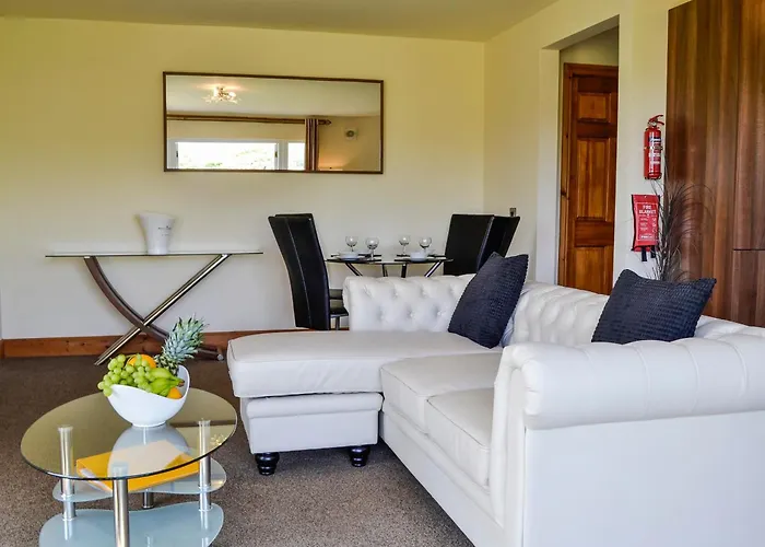 Seaviews And Hot Tub At The Fairways - Uk39821