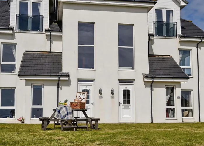 Seaviews And Hot Tub At The Fairways - Uk39821