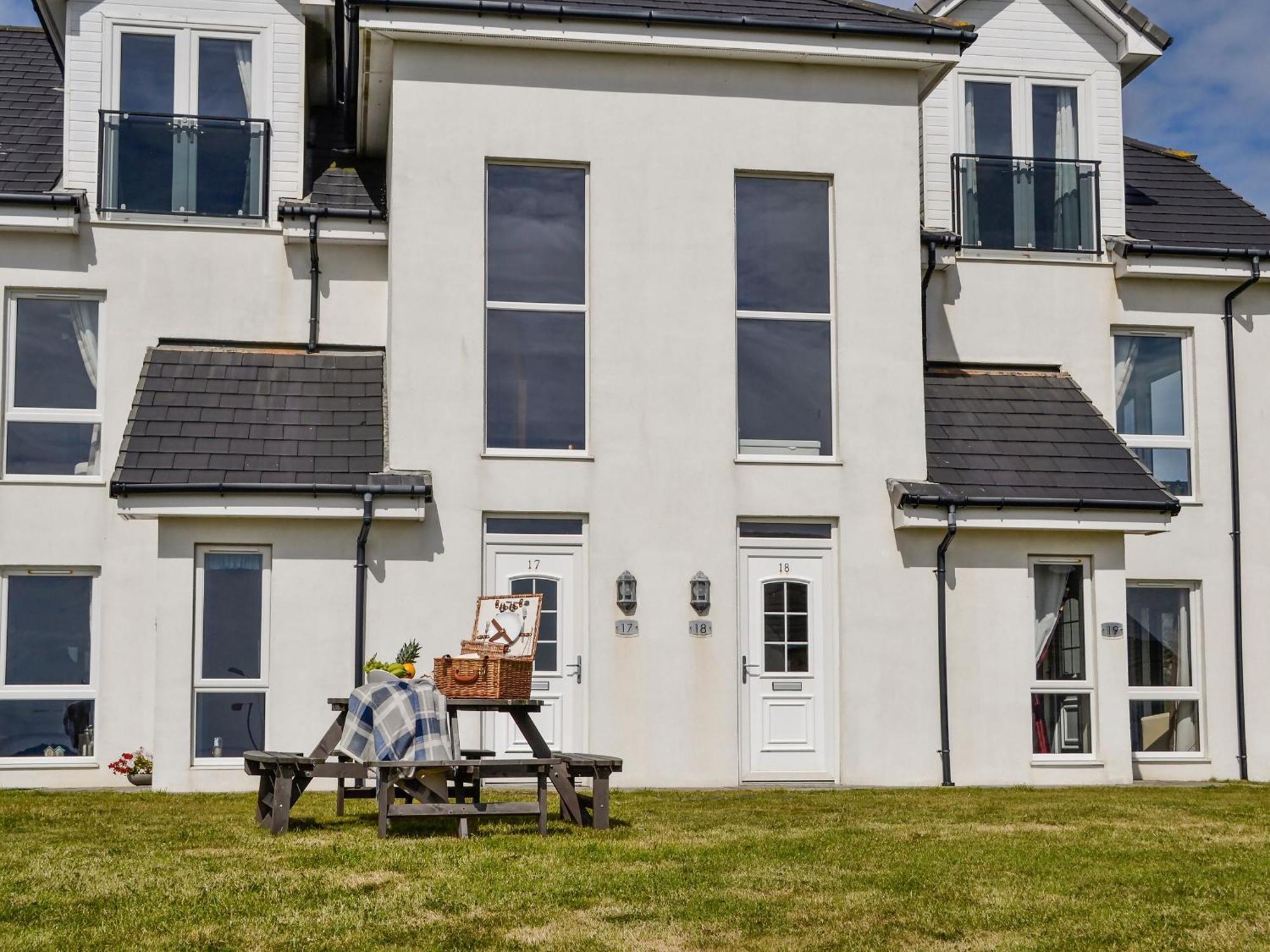 Seaviews And Hot Tub At The Fairways - Uk39821 Holiday home