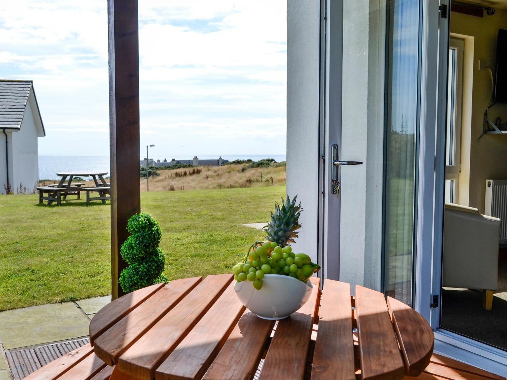 Seaviews And Hot Tub At The Fairways - Uk39821 Holiday home *
